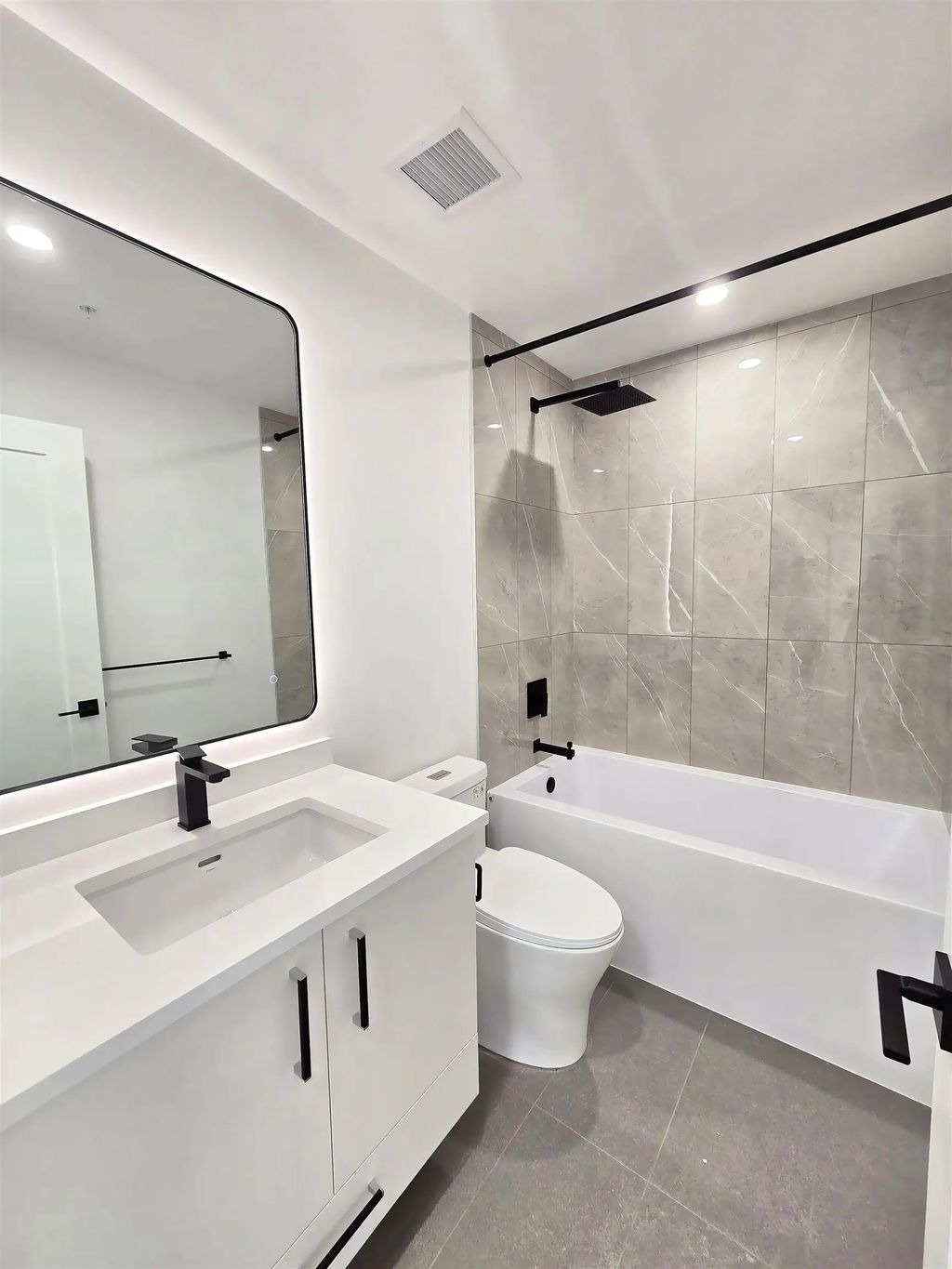 10405 147 Street 414, Surrey