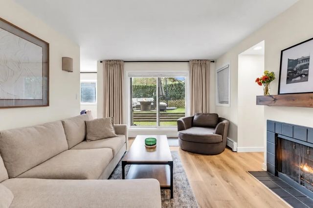 1935 W 1st Avenue 102, Vancouver