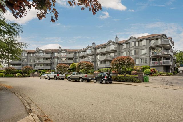 5375 205 Street 110, Langley