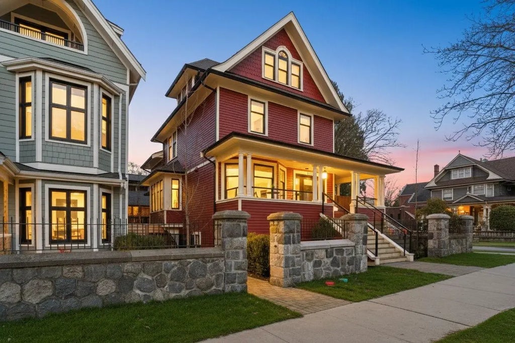 1967 Napier Street, Vancouver