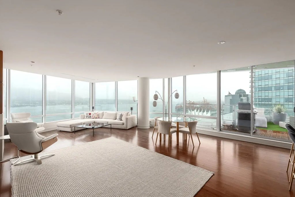 1077 W Cordova Street 2001, Vancouver