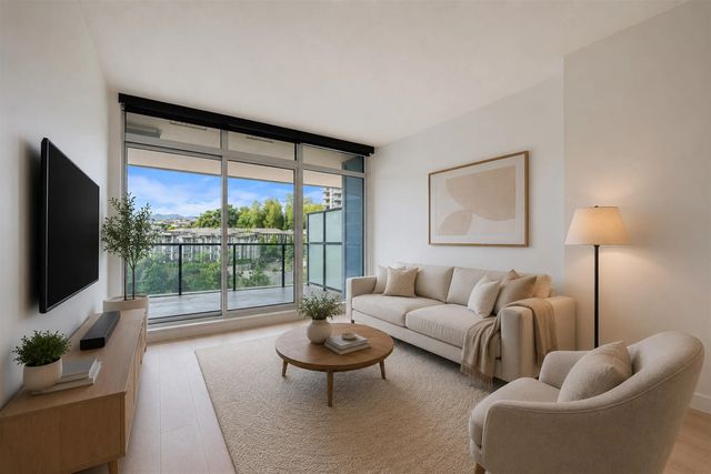 4890 Lougheed Highway 505, Burnaby