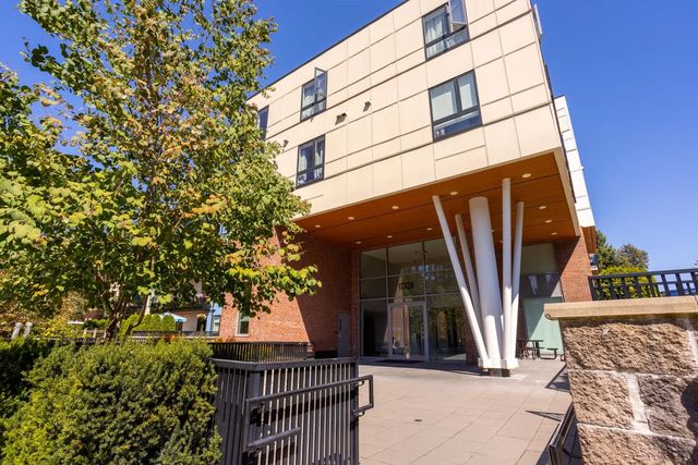 12320 222 Street 307, Maple Ridge