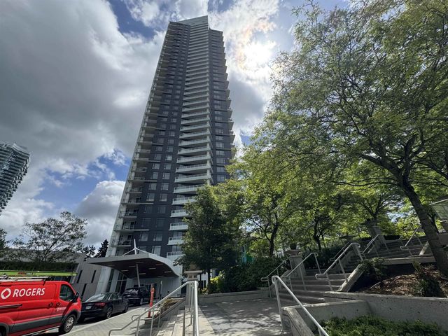 9887 Whalley Boulevard 2604, Surrey