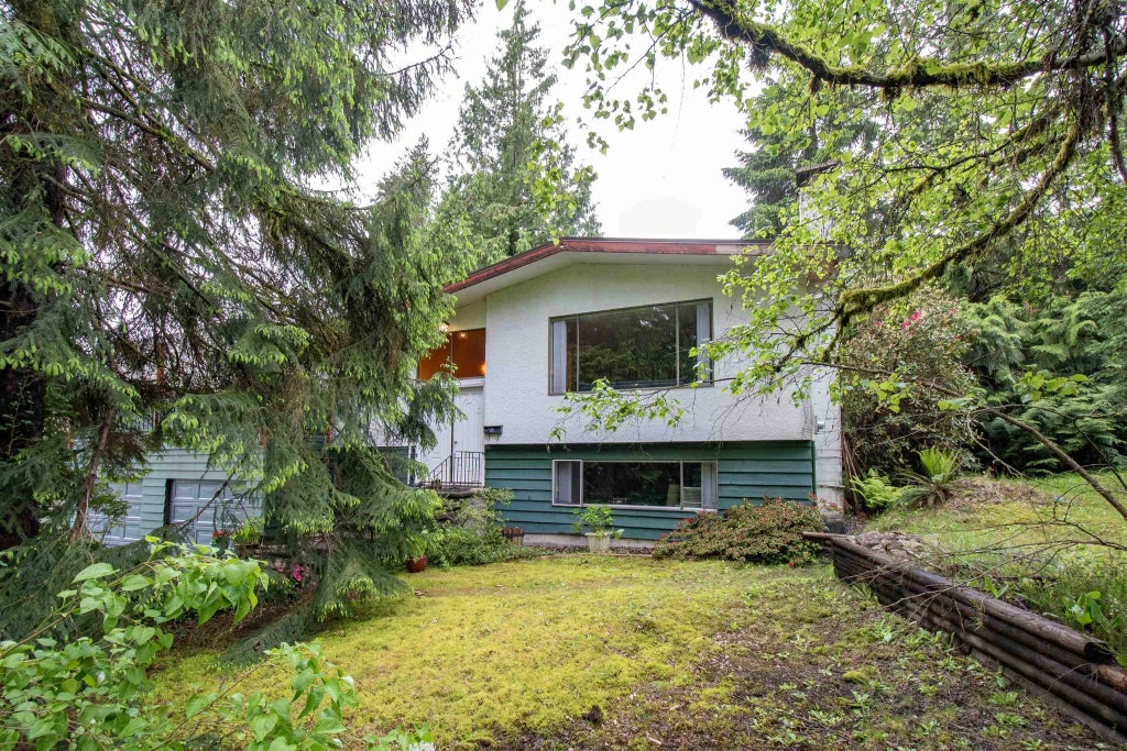 3875 Regent Avenue, North Vancouver