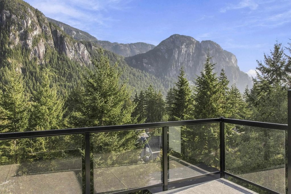 2096 Crumpit Woods Drive 2, Squamish