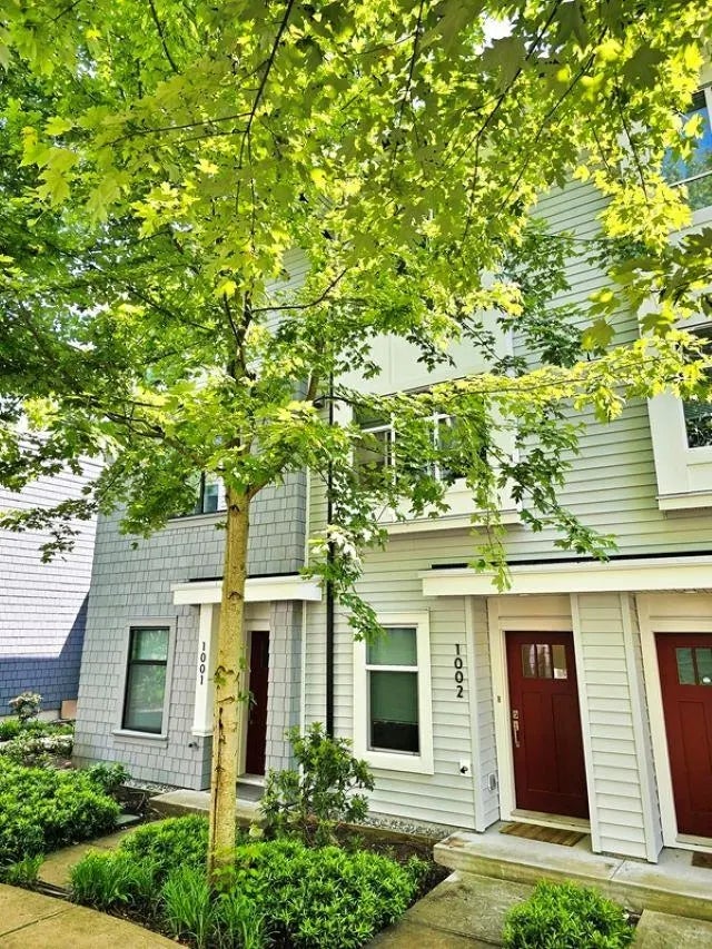 18505 Laurensen Place 1002, Surrey