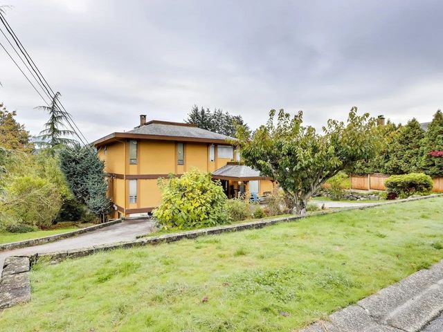 534 Beachview Drive, North Vancouver