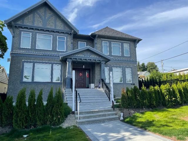 402 West 24 Street, North Vancouver