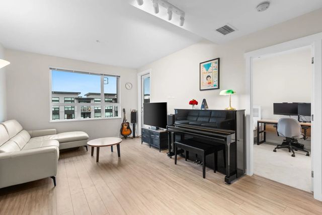 9213 Odlin Road 518, Richmond