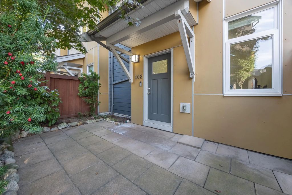801 Roderick Avenue 108, Coquitlam