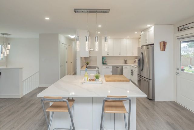 32073 Westview Avenue, Mission