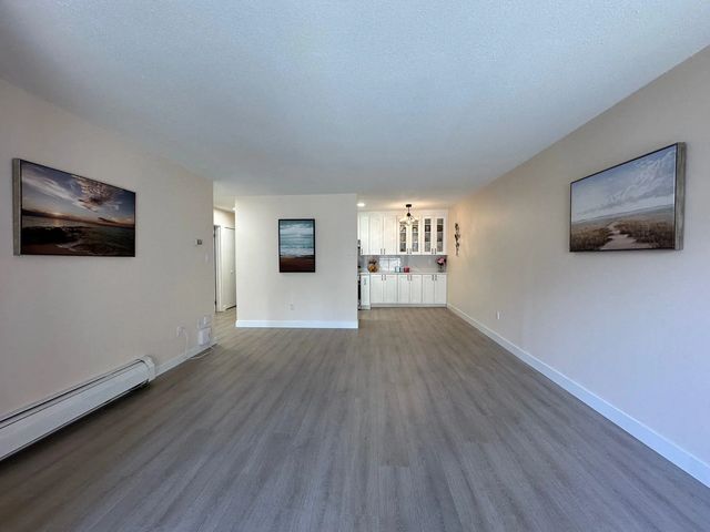4941 Lougheed Highway 401, Burnaby