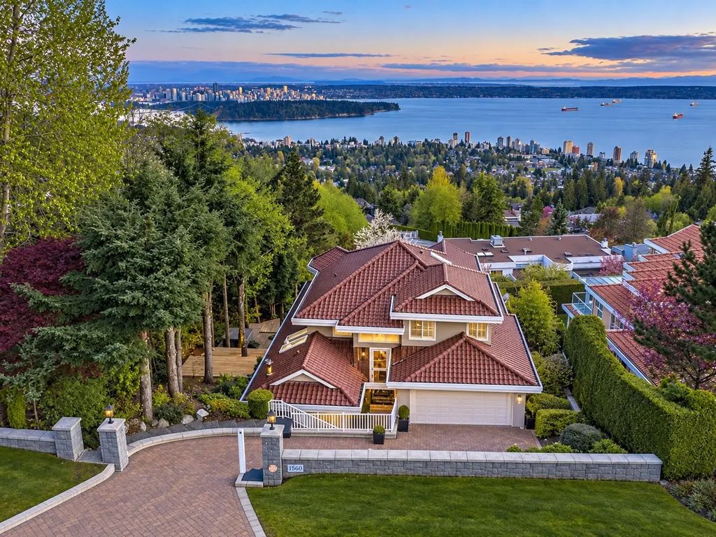 1560 Chippendale Court, West Vancouver