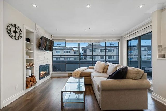 2287 W 3rd Avenue 203, Vancouver