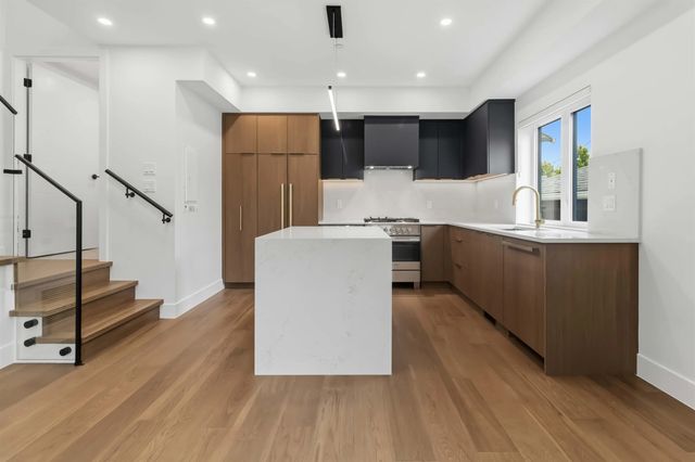 552 Kaslo Street 2, Vancouver