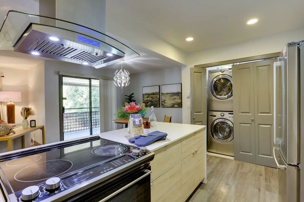 10532 Holly Park Lane, Surrey