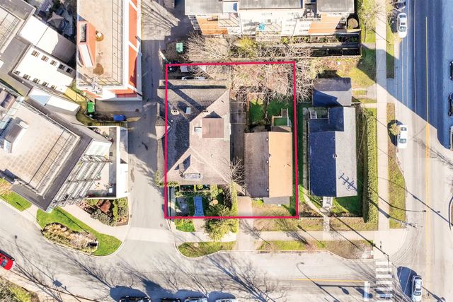 160 164 E 10th Street, North Vancouver