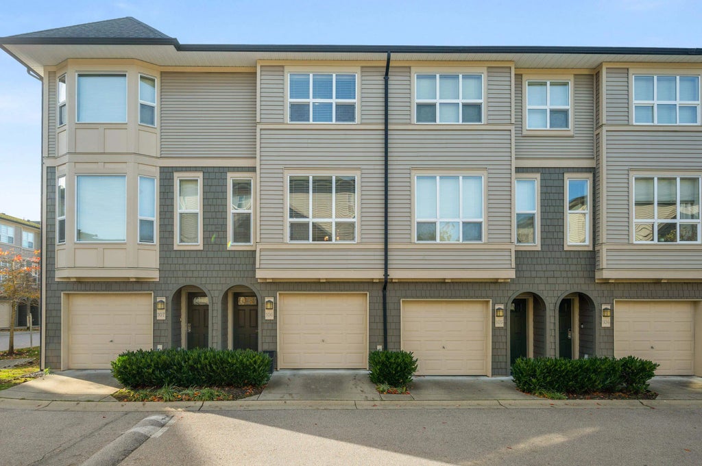 7938 209 Street 106, Langley