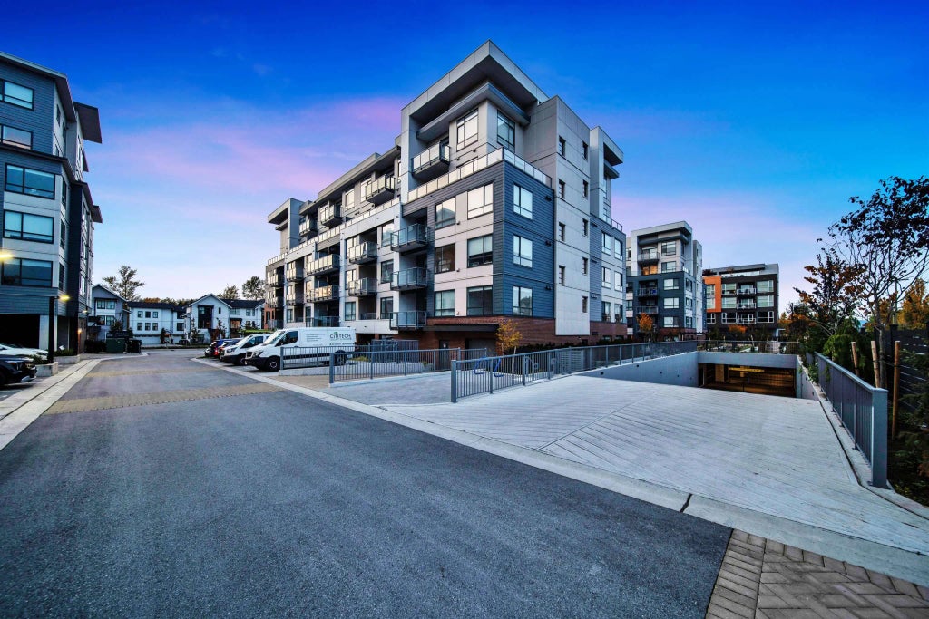 7936 206 Street 109, Langley