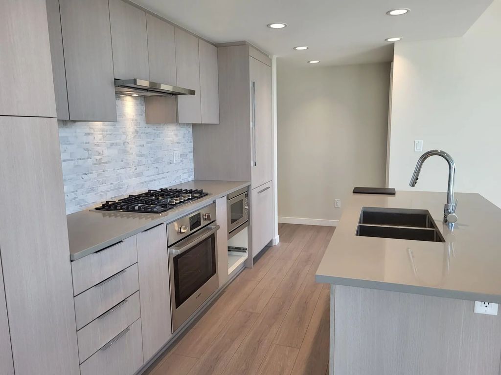 1182 Westwood Street 3806, Coquitlam