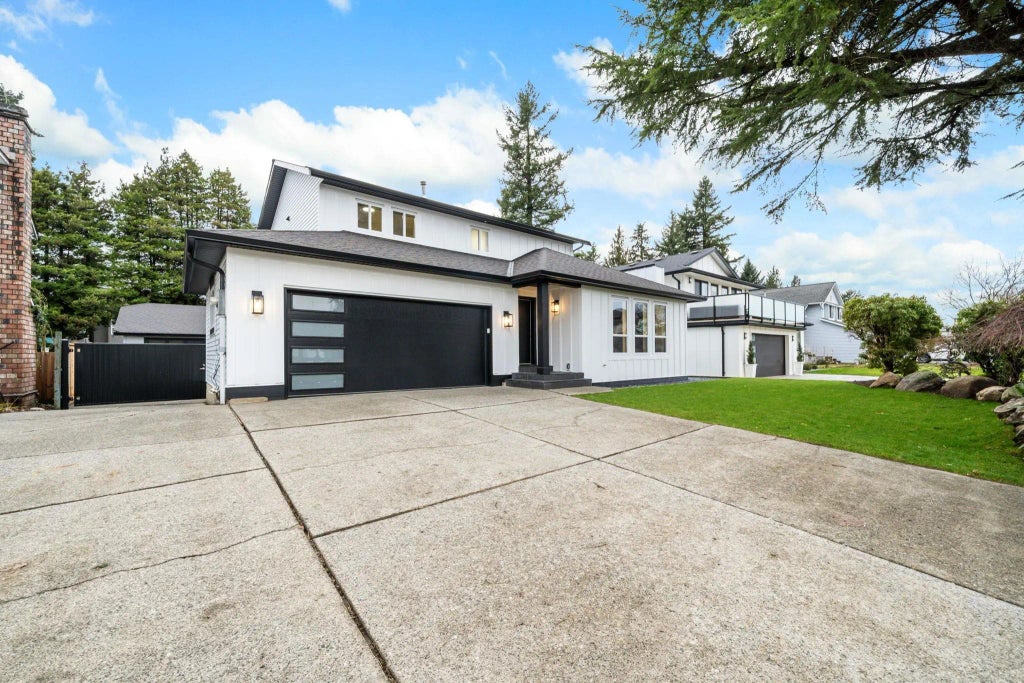 2451 Grosvenor Place, Abbotsford