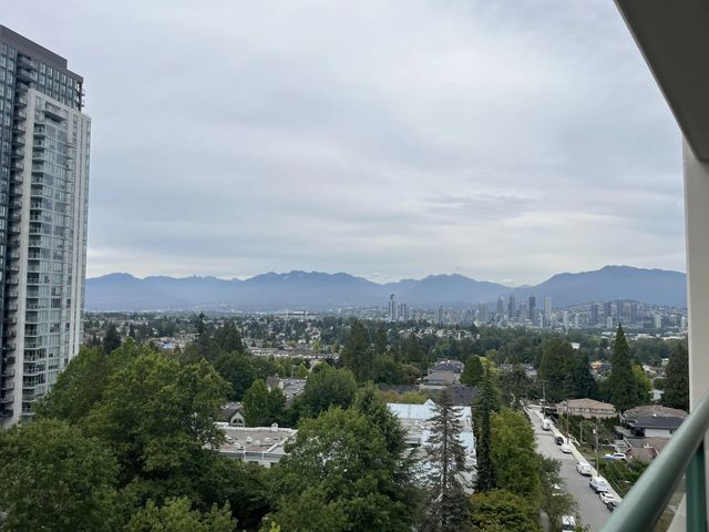 5833 Wilson Avenue 1105, Burnaby