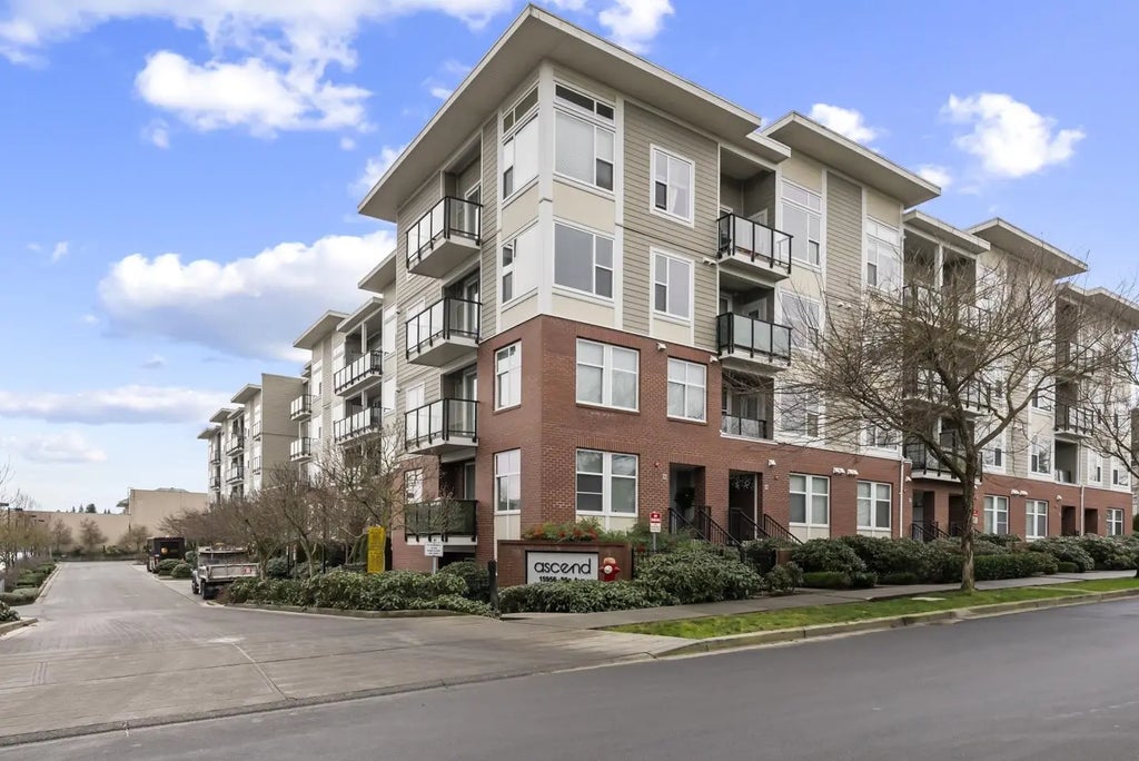 15956 86a Avenue 221, Surrey