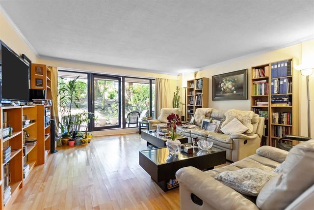 1425 Lamey's Mill Road 10, Vancouver