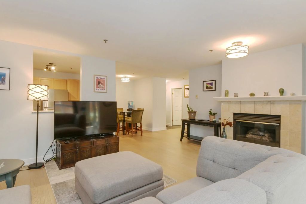 19721 64 Avenue 106, Langley