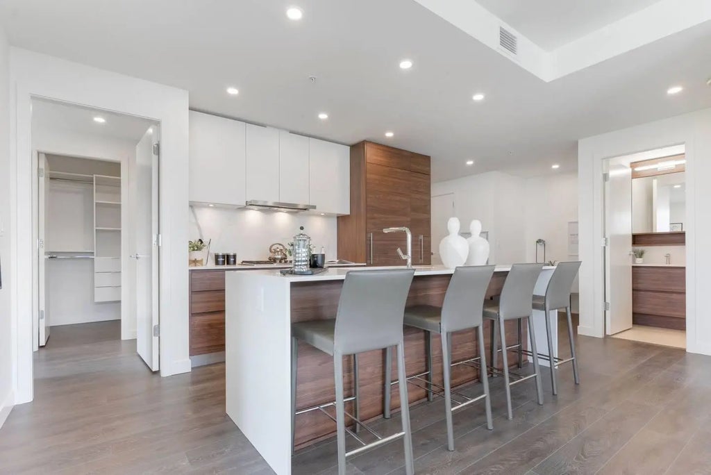 585 Austin Avenue 1703, Coquitlam