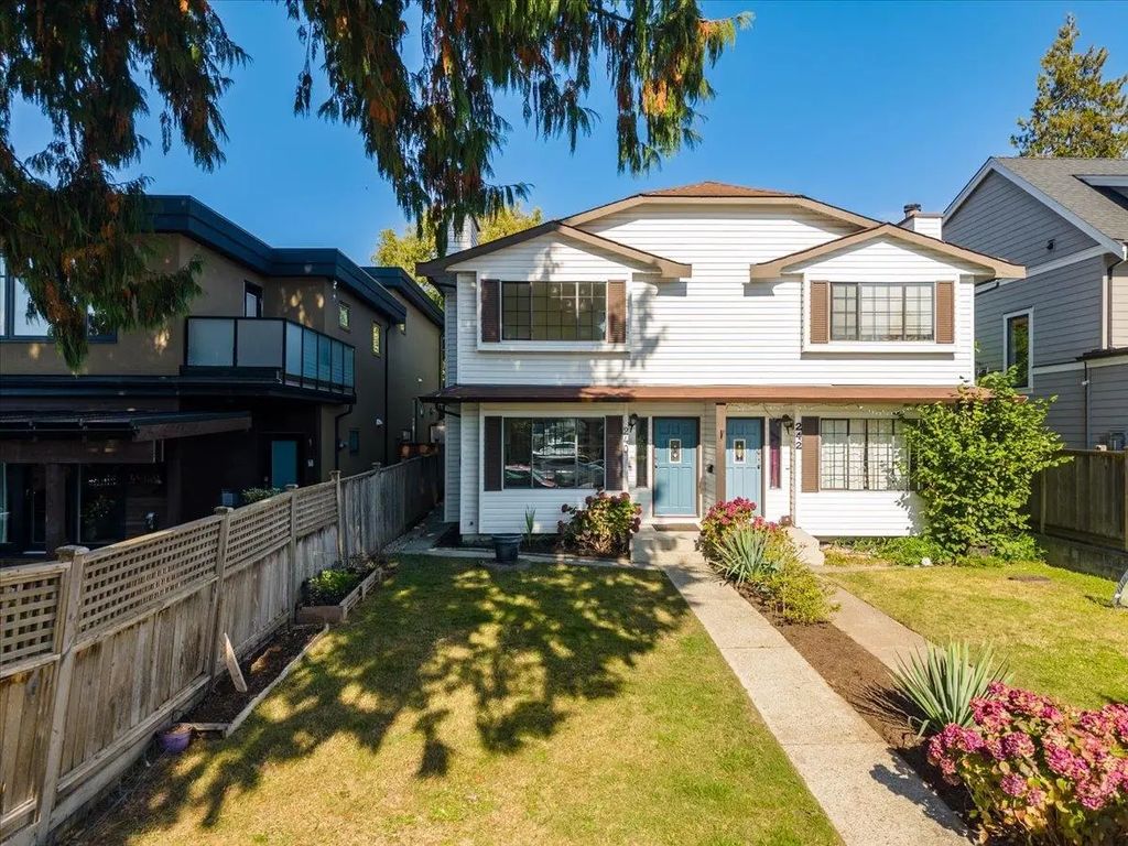 240 E 18th Street, North Vancouver