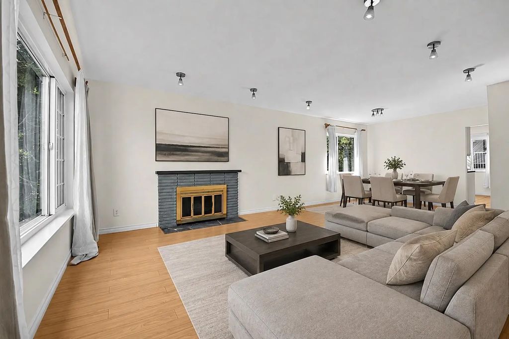 2216 E 41st Avenue, Vancouver