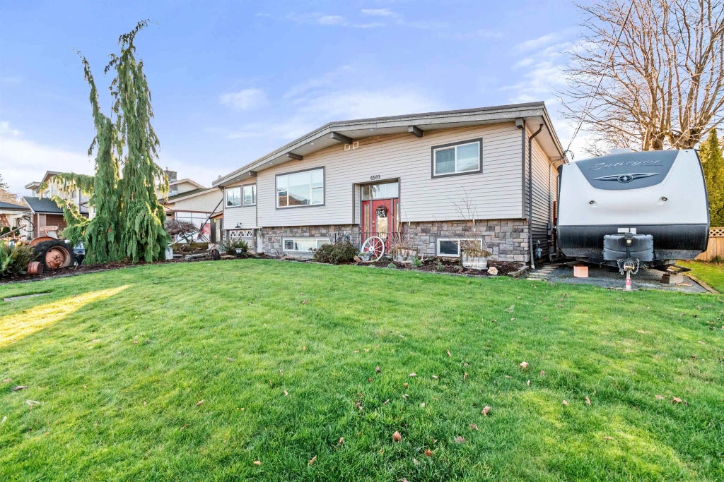 6589 Fern Street, Chilliwack