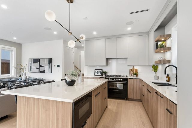 2258 Napier Street 1, Vancouver