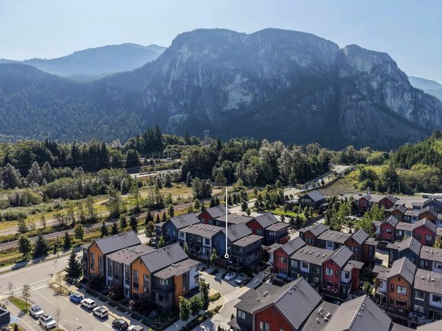 1374 Marinaside Place, Squamish