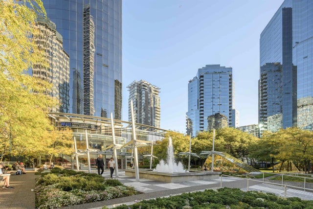 1050 Burrard Street 2005, Vancouver