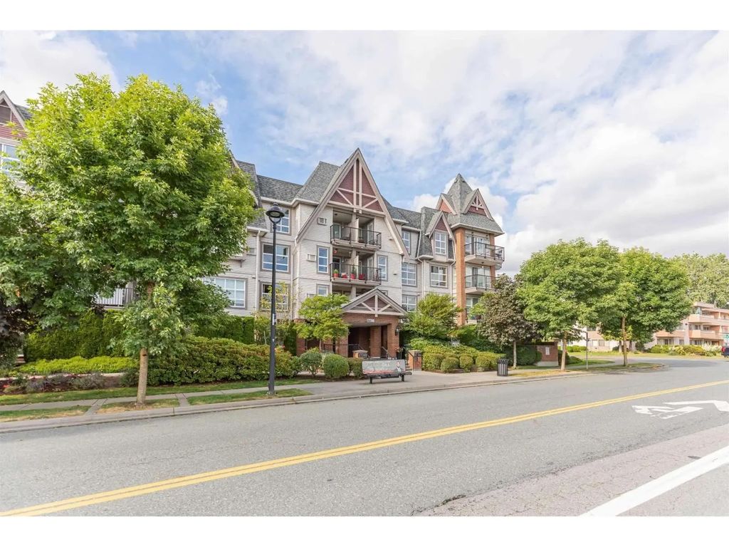 17769 57 Avenue 201, Surrey