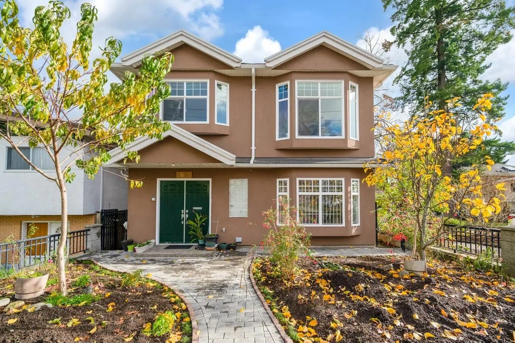 4694 Mchardy Street, Vancouver