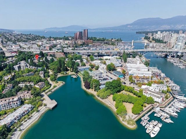 1425 Lamey's Mill Road 43, Vancouver