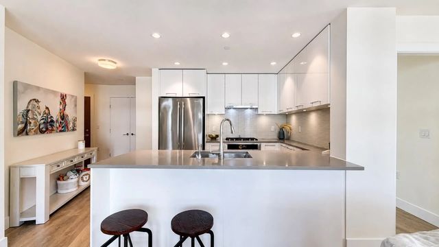 8580 River District Crossing 608, Vancouver
