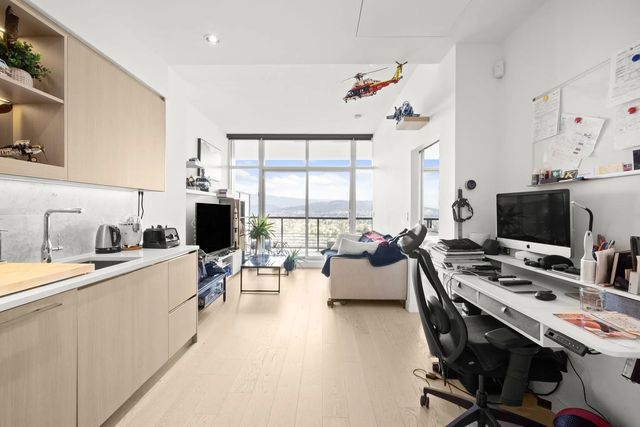4720 Lougheed Highway 4406, Burnaby