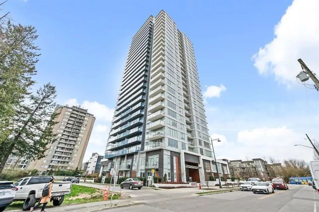 13428 105 Avenue 906, Surrey