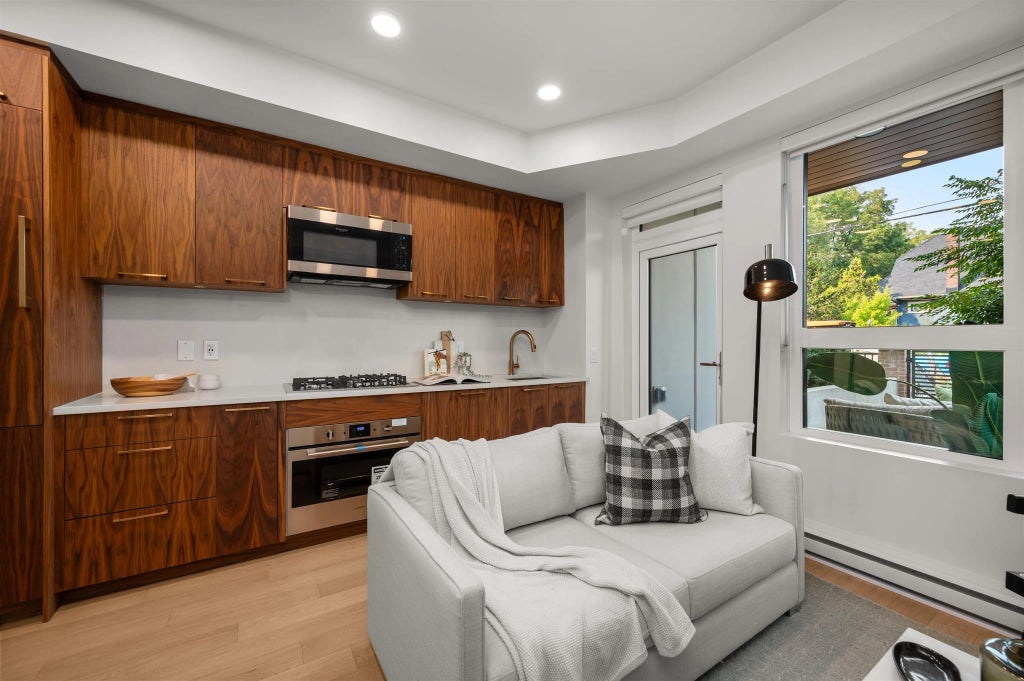 2550 Garden Drive 111, Vancouver