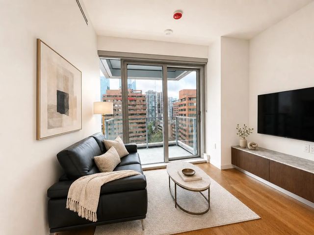 1277 Hornby Street 1403, West Vancouver