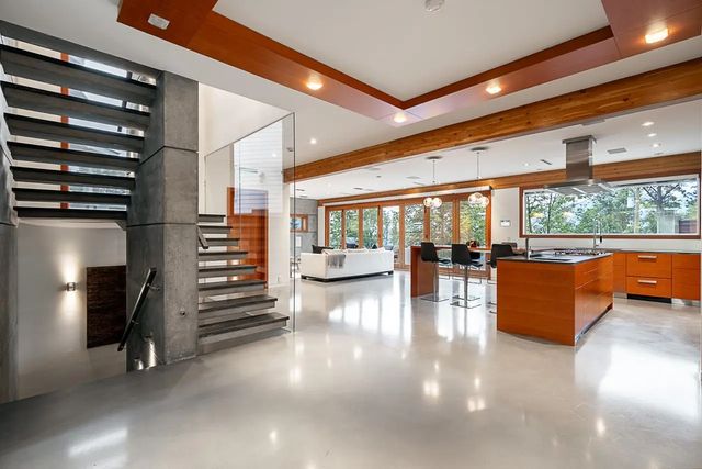 7317 Barnet Road, Burnaby