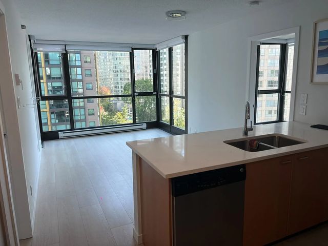 1367 Alberni Street 1106, Vancouver