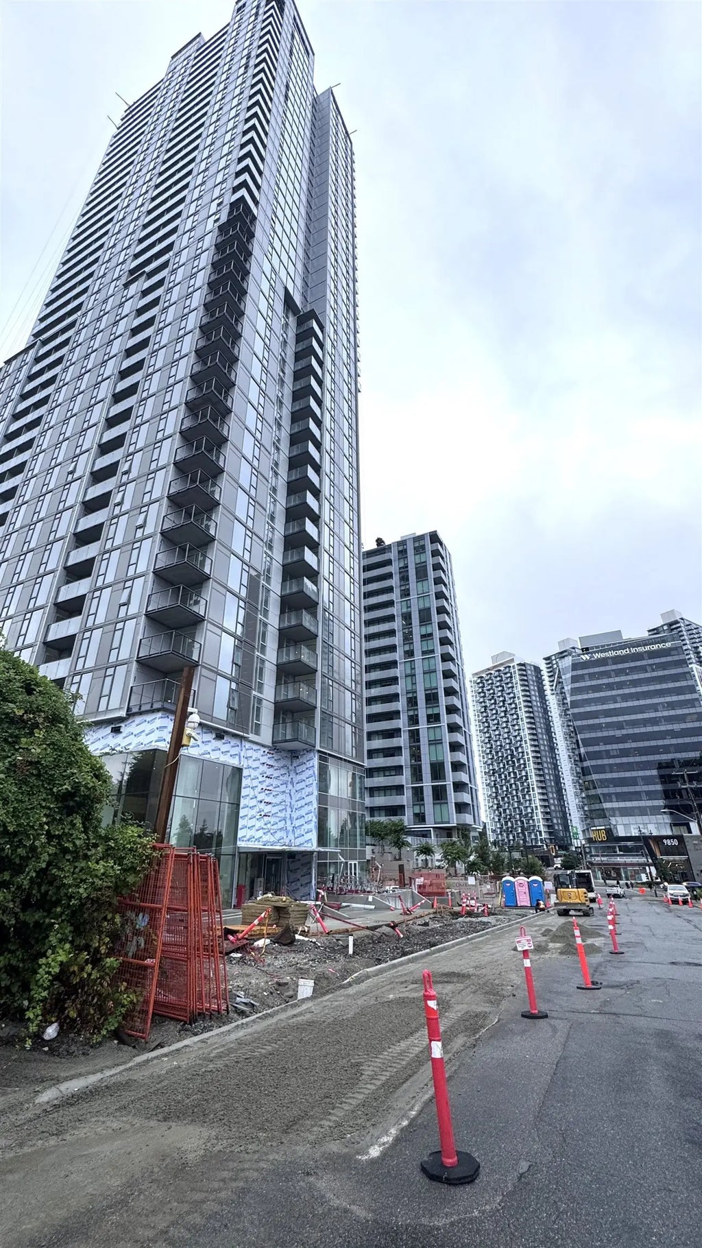 13573 98a Avenue 408, Surrey