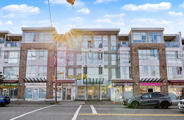 5555 Victoria Drive 203, Vancouver