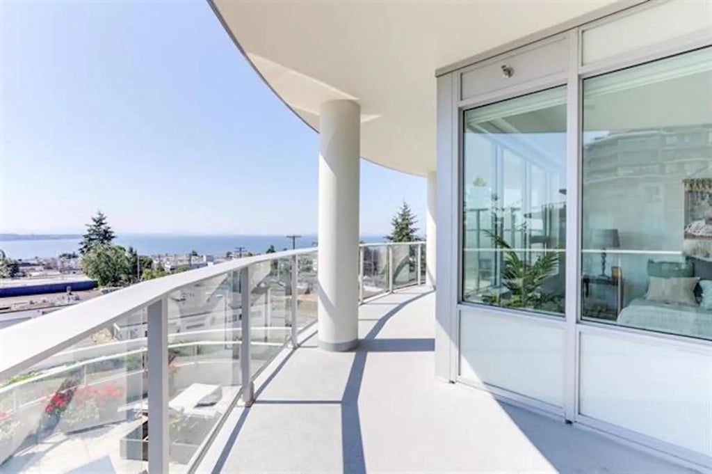 1441 Johnston Road 407, White Rock